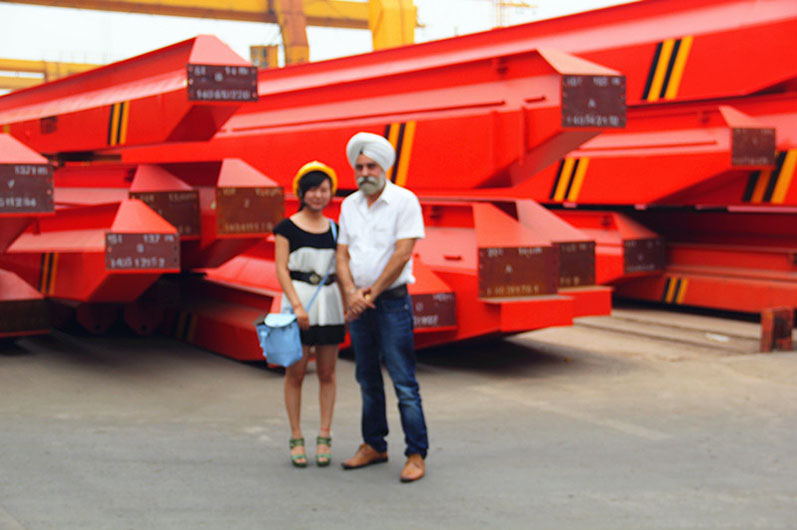Saudi Arabia Customer Visit yuntian company for Overhead Cranes.jpg